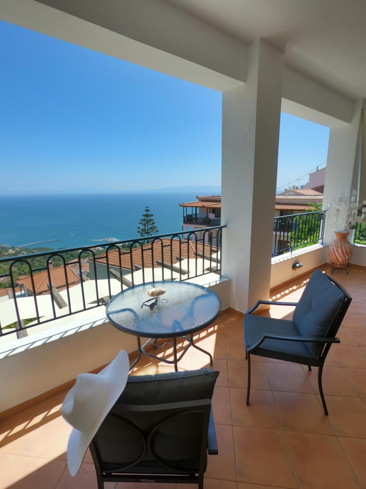 Horizon Studios With Sea View - Free Parking Glossa Exteriér fotografie